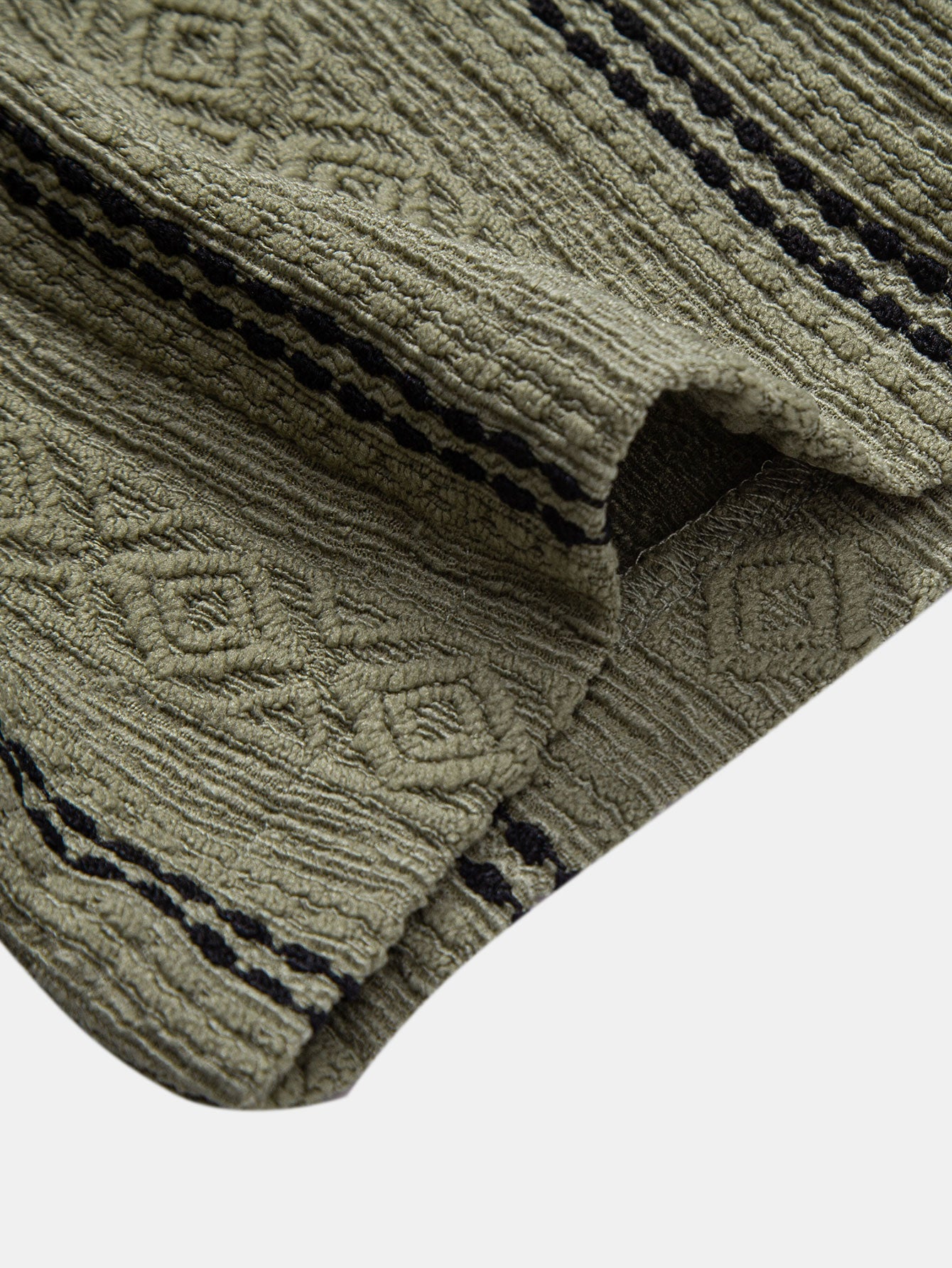 Camisa de jacquard a rayas geométricas con botones y pantalones de lino de pierna recta