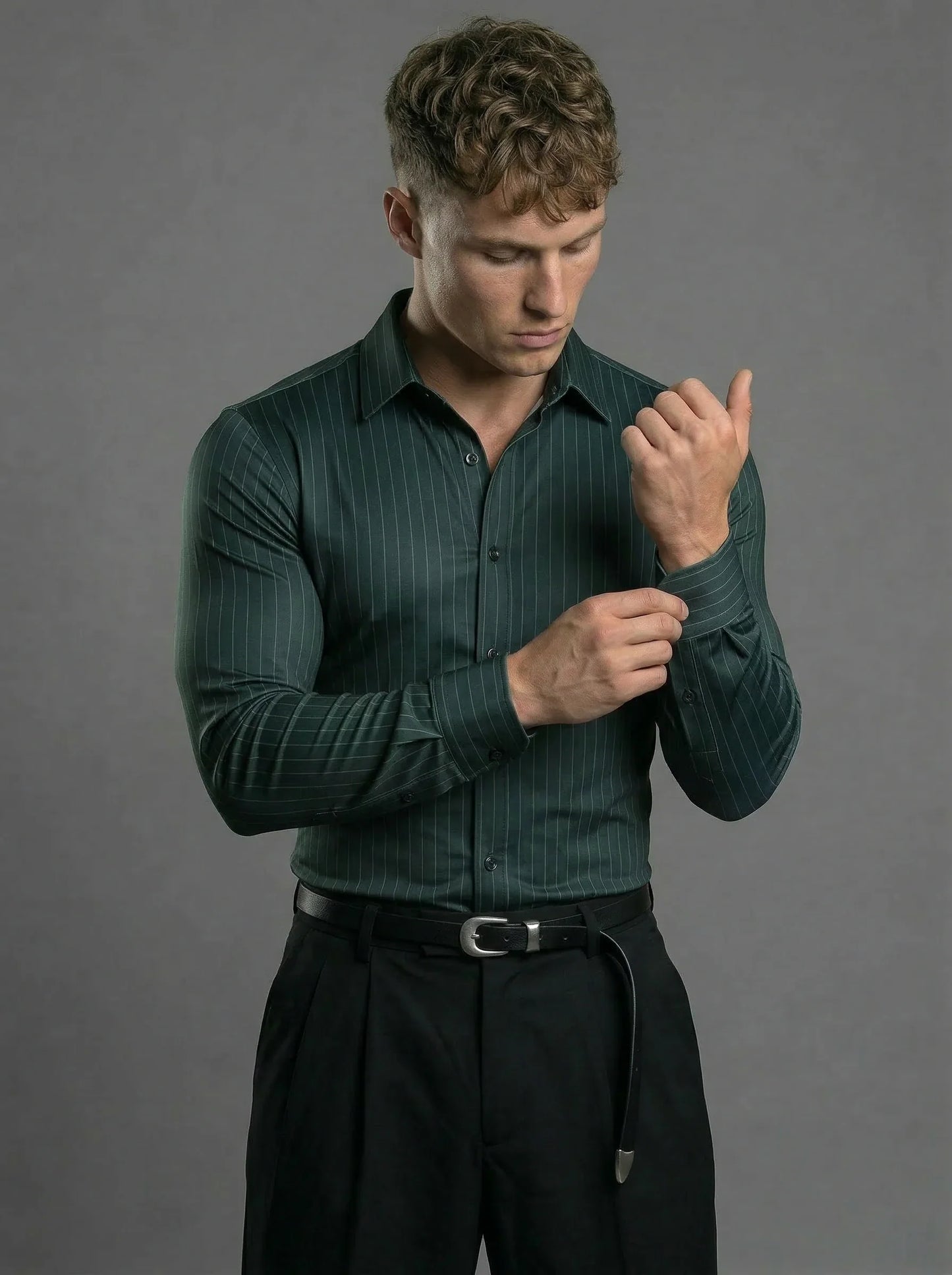 Camisa a rayas verde oscuro