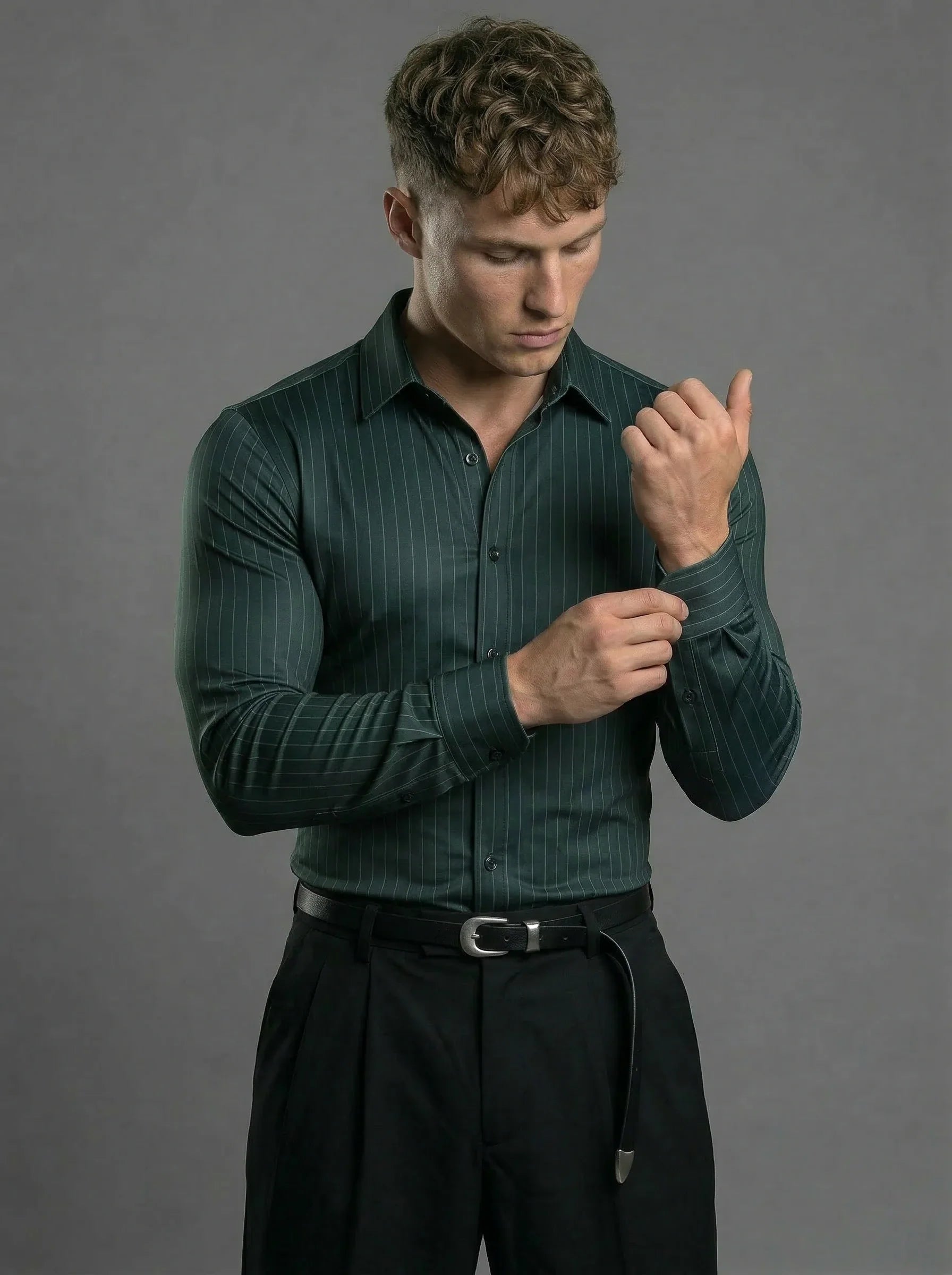 Camisa a rayas verde oscuro