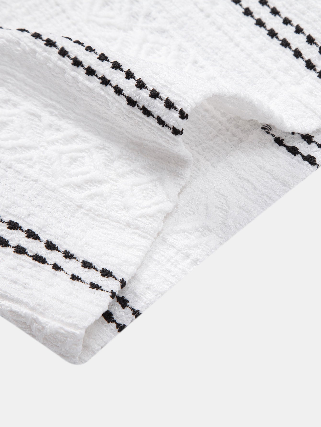 Camisa de jacquard a rayas geométricas con botones y pantalones de lino de pierna recta