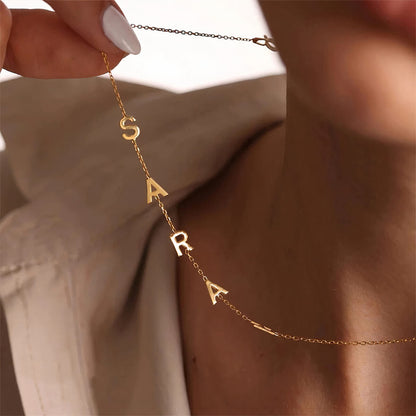 Collar Personalizado con Iniciales en Posición Horizontal