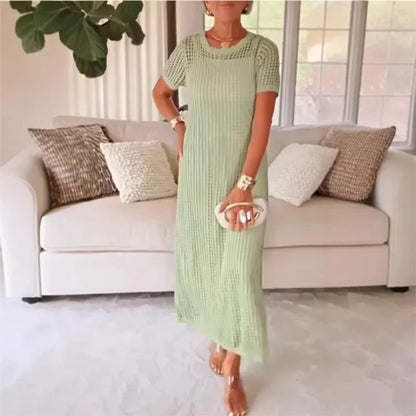 Conjunto Riviera™ con Vestido Lencero y Superposición de Encaje de Ganchillo