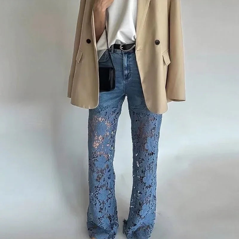 Vaqueros Aria™ en Denim Moderno con Encaje Floral